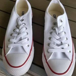 Womens 7 White Converse